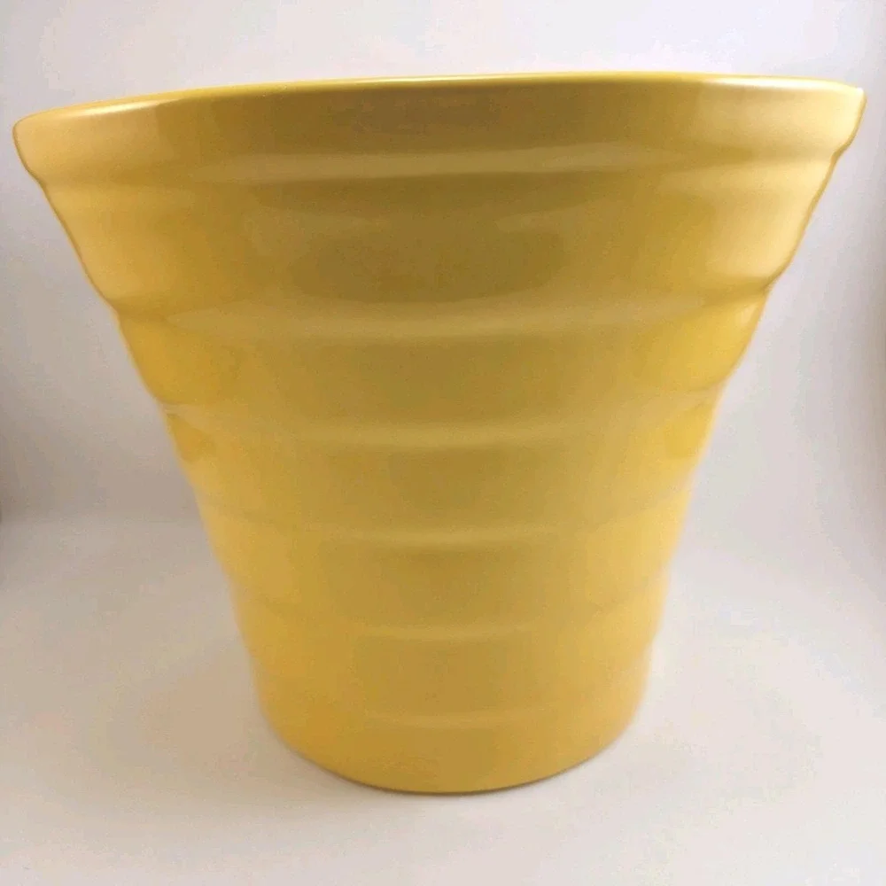 Bauer Los Angeles 2000 Ringware Planter Pot 9.5